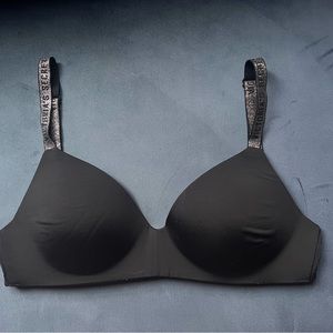 Victoria’s Secret Black Bra 32DD